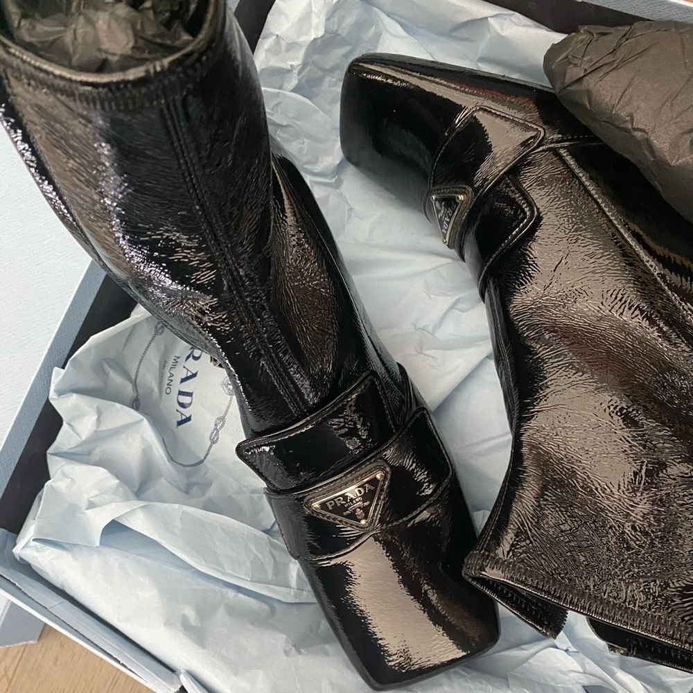 Prada ankle boots 37